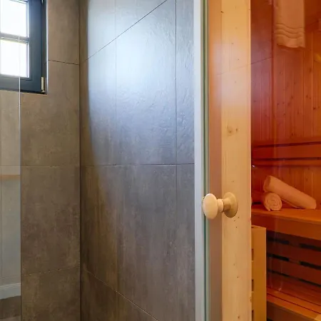Holiday home Reetland Am - Premium Reetdachvilla Mit 3 Schlafzimmern, Sauna Und Kamin F26 *